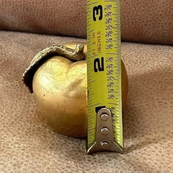 Gilt Bronze Apple Paper Weight Vintage Bronze/Gold “To The Apple Of My Eye” - Picture 6 of 7